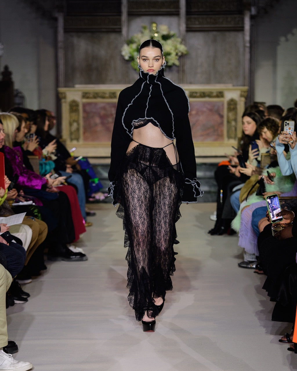 Look 16