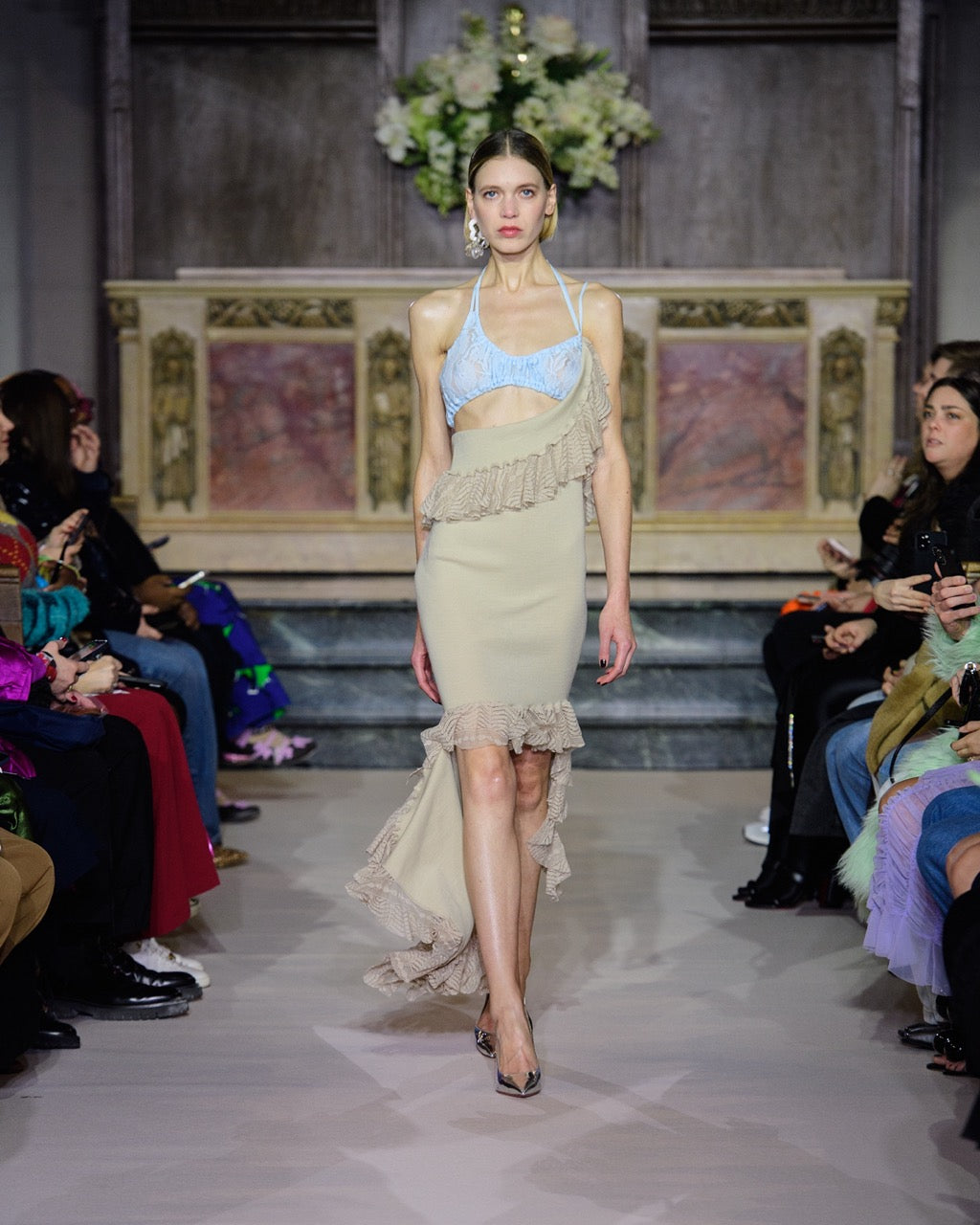 Look 18