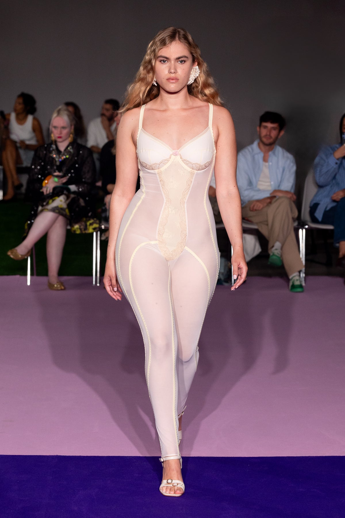 Look 3